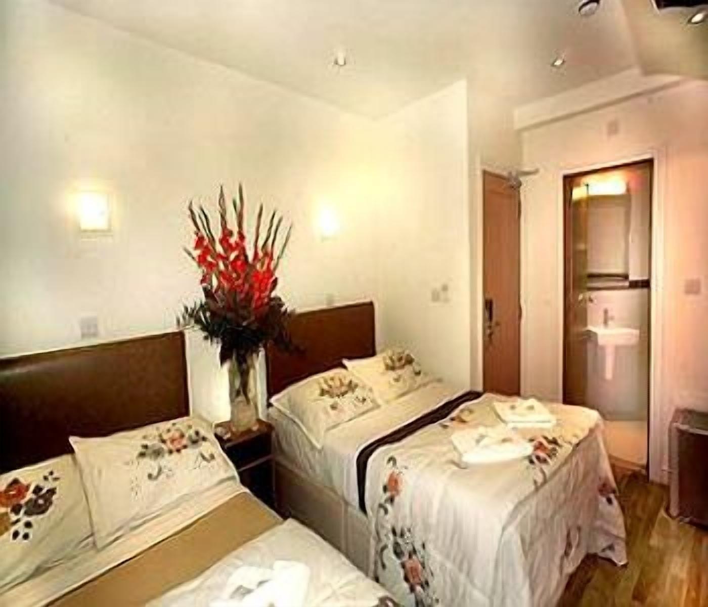 Notting Hill Gate Hotel London Bagian luar foto